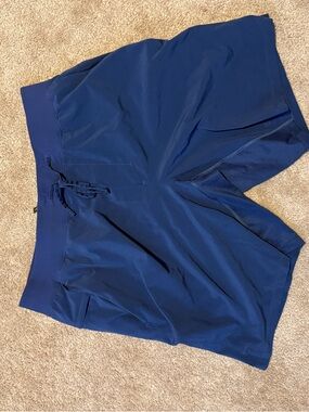 Men’s lululemon shorts